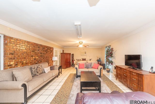 57715 Revilletown Dr, Plaquemine, LA 70764