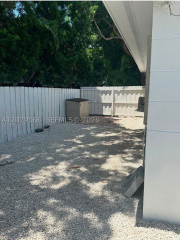 2024 NE 26th St 3, Wilton Manors, FL 33305
