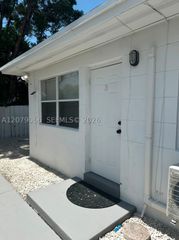 2024 NE 26th St 3, Wilton Manors, FL 33305