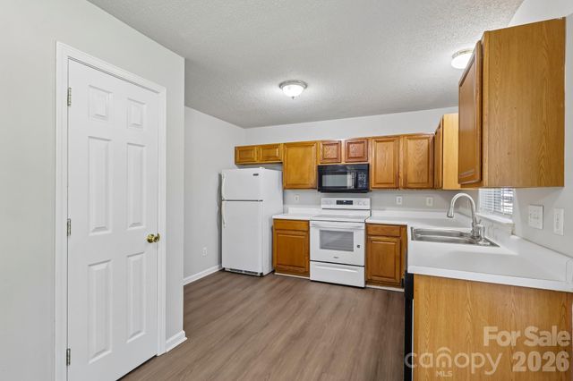 3611 Maggie Laney Drive, Charlotte, NC 28216