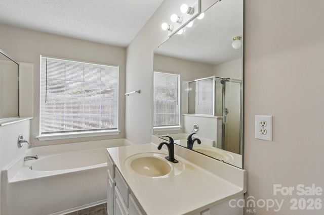 3611 Maggie Laney Drive, Charlotte, NC 28216
