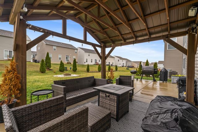 228 Faulkner Drive, Lithopolis, OH 43136