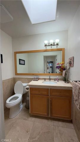 5855 Shirley Avenue, Tarzana, CA 91356