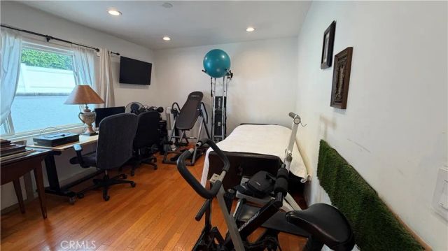 5855 Shirley Avenue, Tarzana, CA 91356