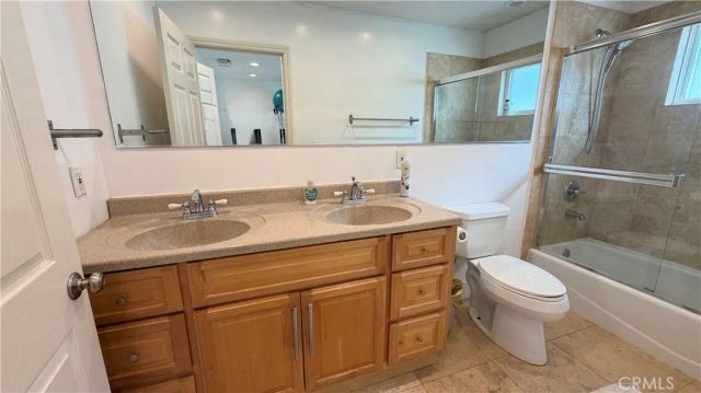 5855 Shirley Avenue, Tarzana, CA 91356