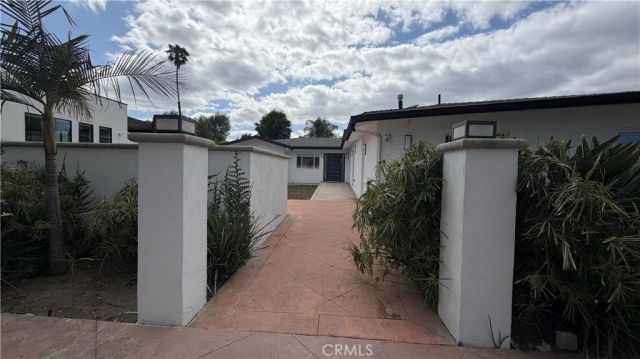 5855 Shirley Avenue, Tarzana, CA 91356