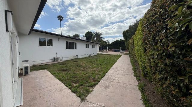 5855 Shirley Avenue, Tarzana, CA 91356