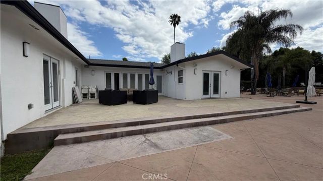 5855 Shirley Avenue, Tarzana, CA 91356