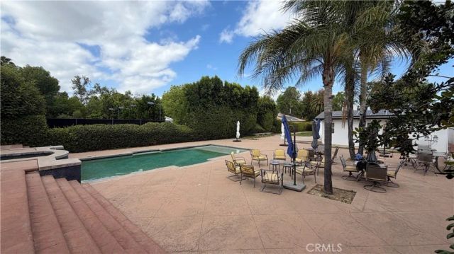 5855 Shirley Avenue, Tarzana, CA 91356
