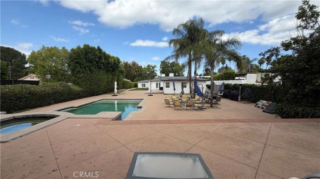 5855 Shirley Avenue, Tarzana, CA 91356