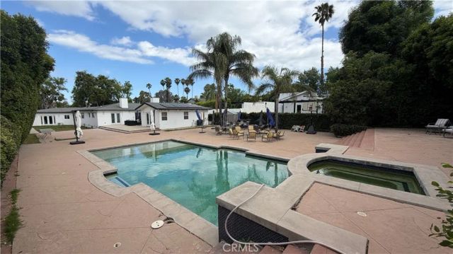 5855 Shirley Avenue, Tarzana, CA 91356