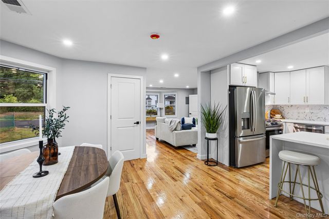 19 Westside Avenue, Bay Shore, NY 11706