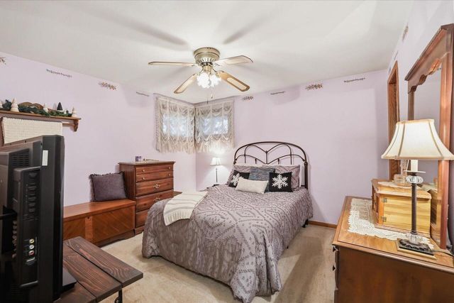 1323 97th AVENUE, Kenosha, WI 53144