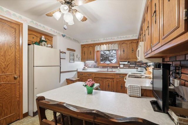 1323 97th AVENUE, Kenosha, WI 53144