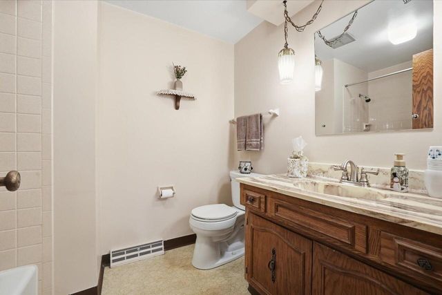 1323 97th AVENUE, Kenosha, WI 53144