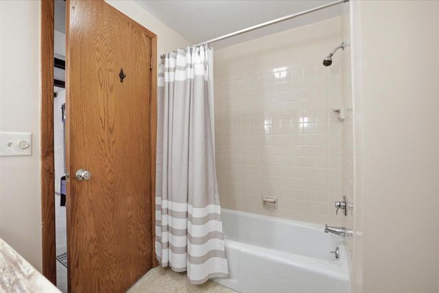 1323 97th AVENUE, Kenosha, WI 53144