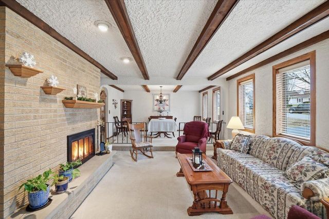 1323 97th AVENUE, Kenosha, WI 53144