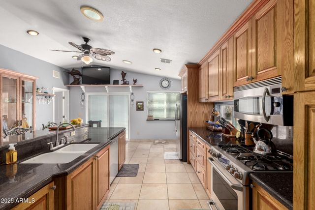 17466 N 64TH Avenue, Glendale, AZ 85308