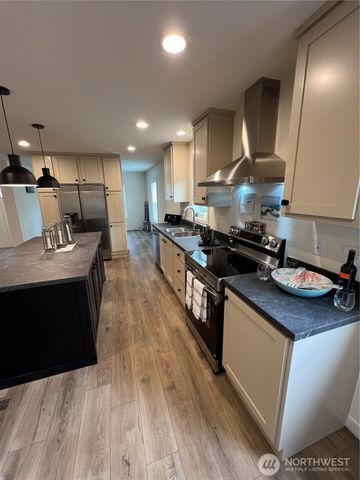 175 Wishkah Street, Ocean Shores, WA 98569