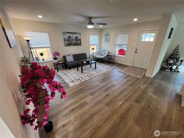 175 Wishkah Street, Ocean Shores, WA 98569