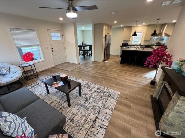 175 Wishkah Street, Ocean Shores, WA 98569