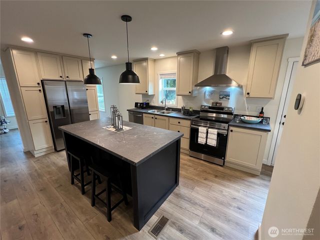 175 Wishkah Street, Ocean Shores, WA 98569