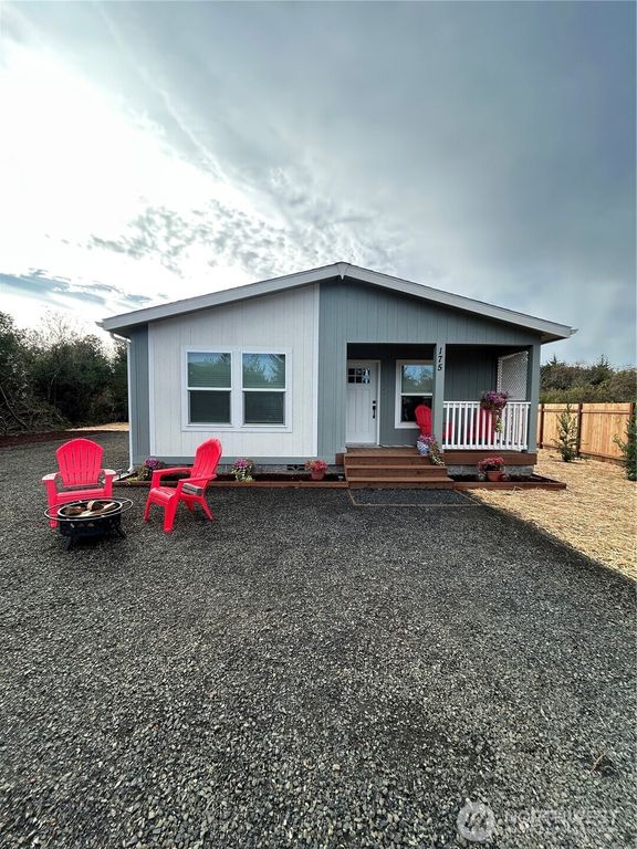 175 Wishkah Street, Ocean Shores, WA 98569
