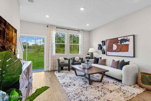 166 BRAZIL NUT Circle, Jacksonville, FL 32218