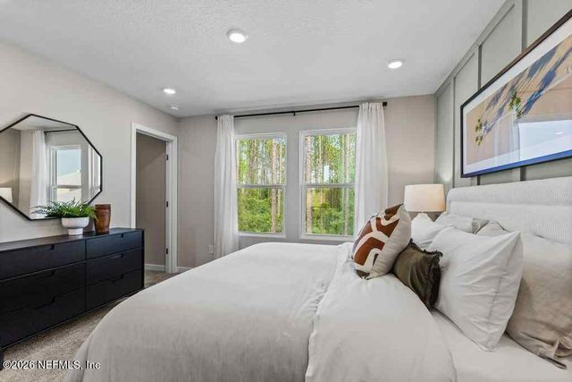 166 BRAZIL NUT Circle, Jacksonville, FL 32218