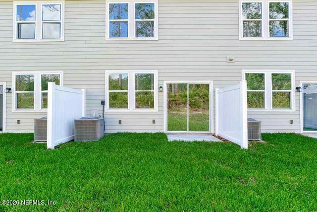 166 BRAZIL NUT Circle, Jacksonville, FL 32218