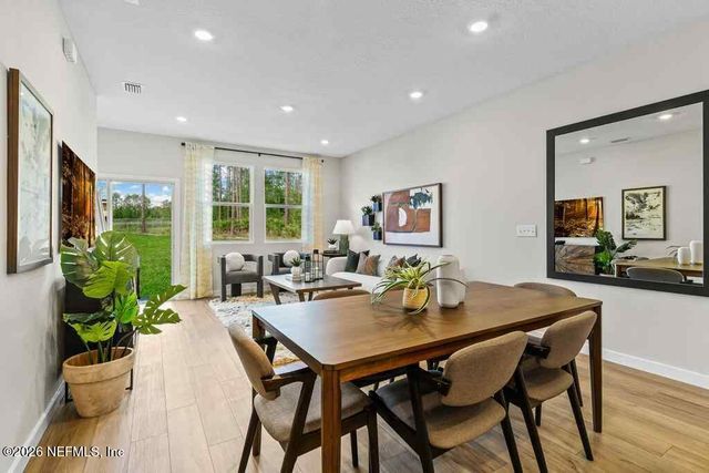 166 BRAZIL NUT Circle, Jacksonville, FL 32218