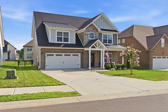979 Alton Dr, Clarksville, TN 37043
