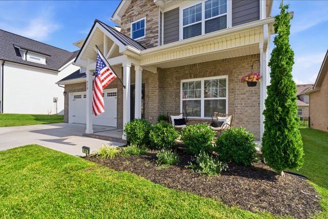 979 Alton Dr, Clarksville, TN 37043