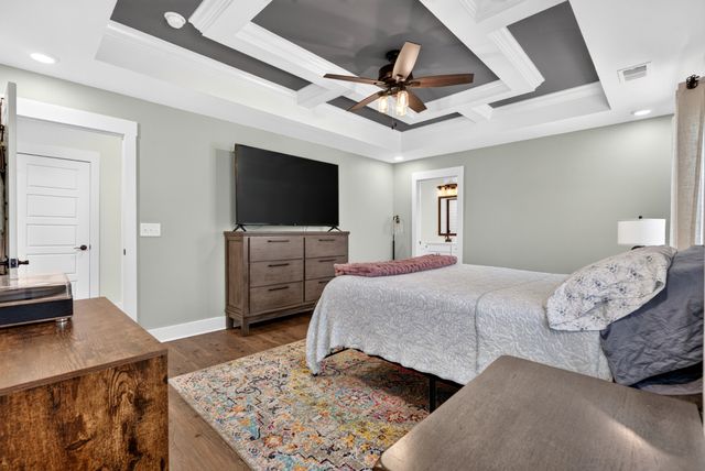 979 Alton Dr, Clarksville, TN 37043