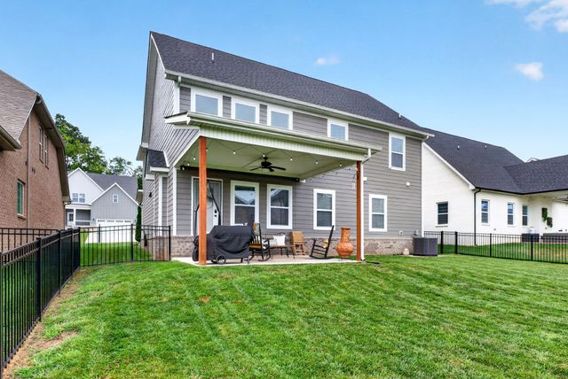 979 Alton Dr, Clarksville, TN 37043