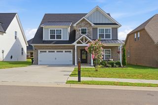 979 Alton Dr, Clarksville, TN 37043