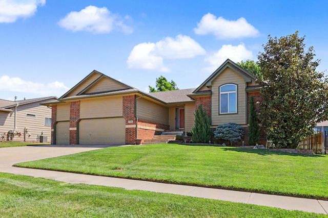 1326 S Summit Rd, Derby, KS 67037