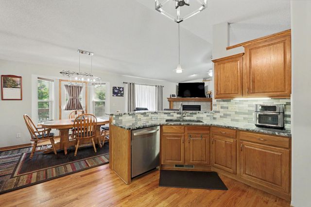 1326 S Summit Rd, Derby, KS 67037