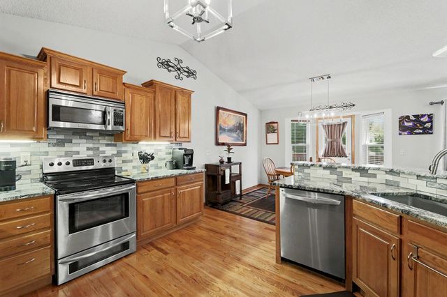 1326 S Summit Rd, Derby, KS 67037