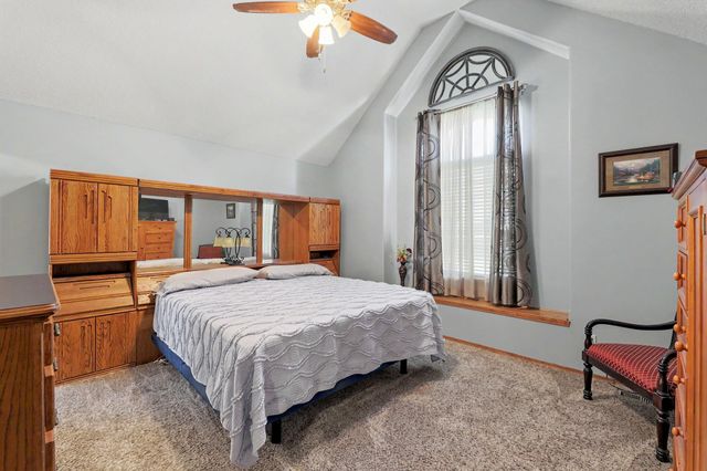 1326 S Summit Rd, Derby, KS 67037