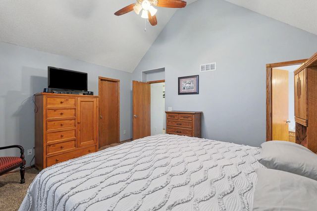 1326 S Summit Rd, Derby, KS 67037