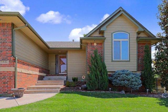 1326 S Summit Rd, Derby, KS 67037