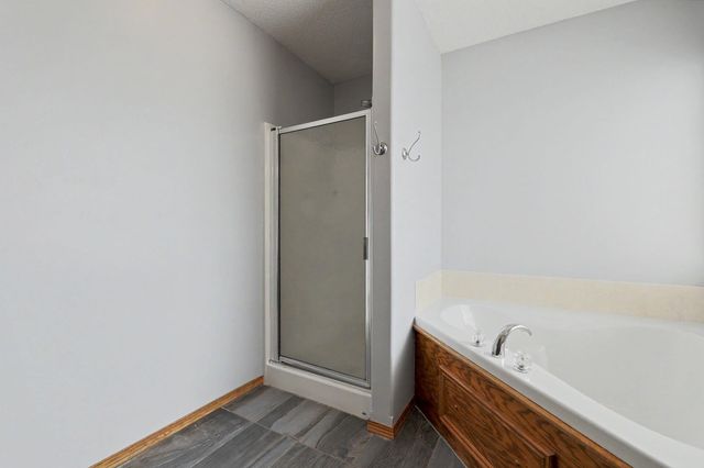 1326 S Summit Rd, Derby, KS 67037