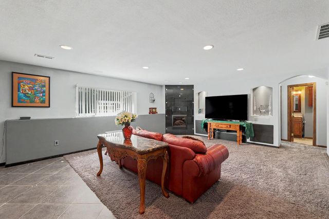 1326 S Summit Rd, Derby, KS 67037