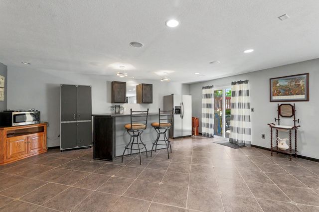 1326 S Summit Rd, Derby, KS 67037