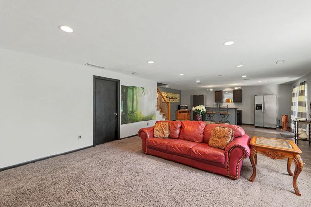 1326 S Summit Rd, Derby, KS 67037