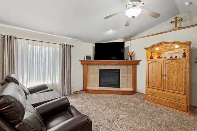 1326 S Summit Rd, Derby, KS 67037