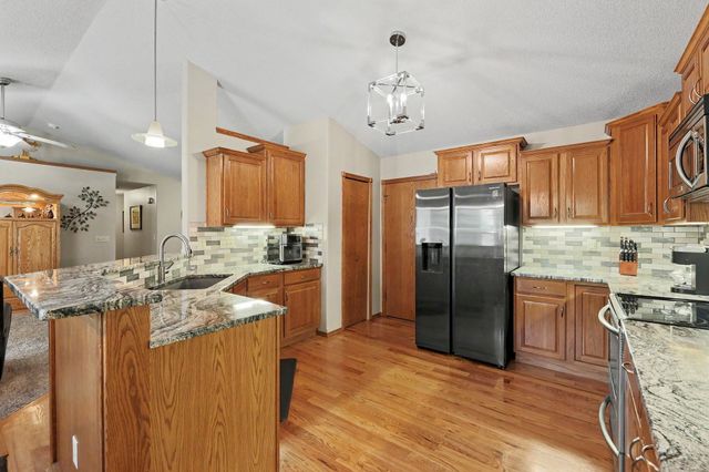 1326 S Summit Rd, Derby, KS 67037