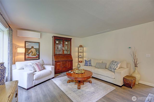 4433 Village Road, Stanwood, WA 98292