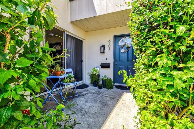 903 BYRON LANE, Sarasota, FL 34243